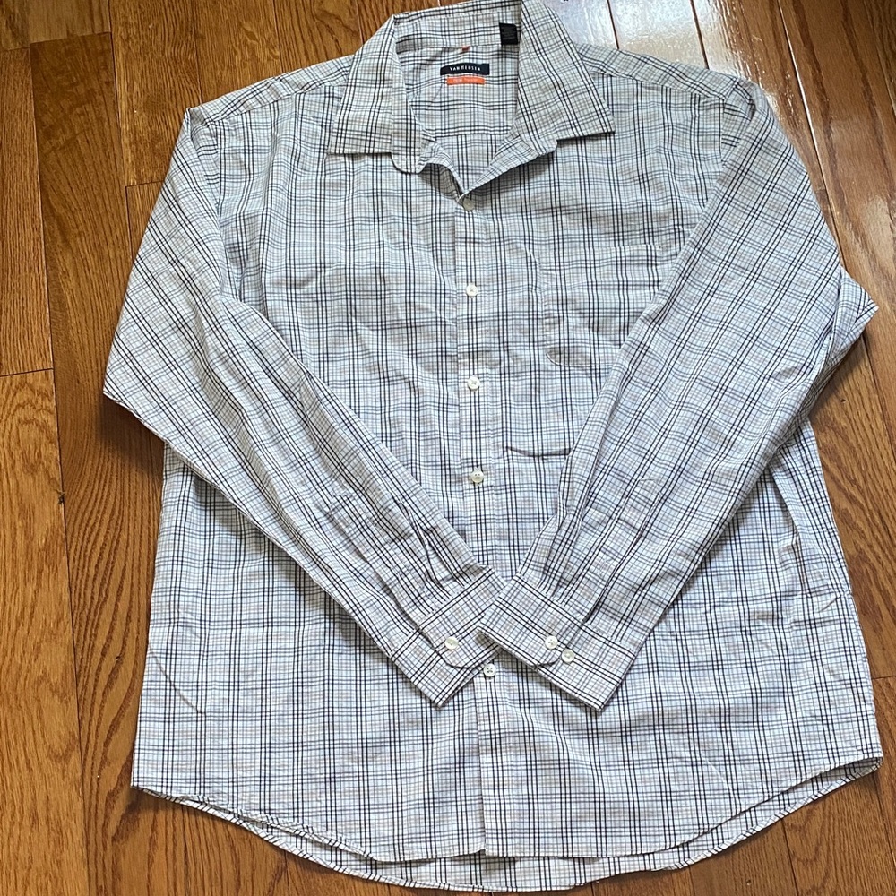Van Heusen Gray Plaid Casual Button-Down Shirt